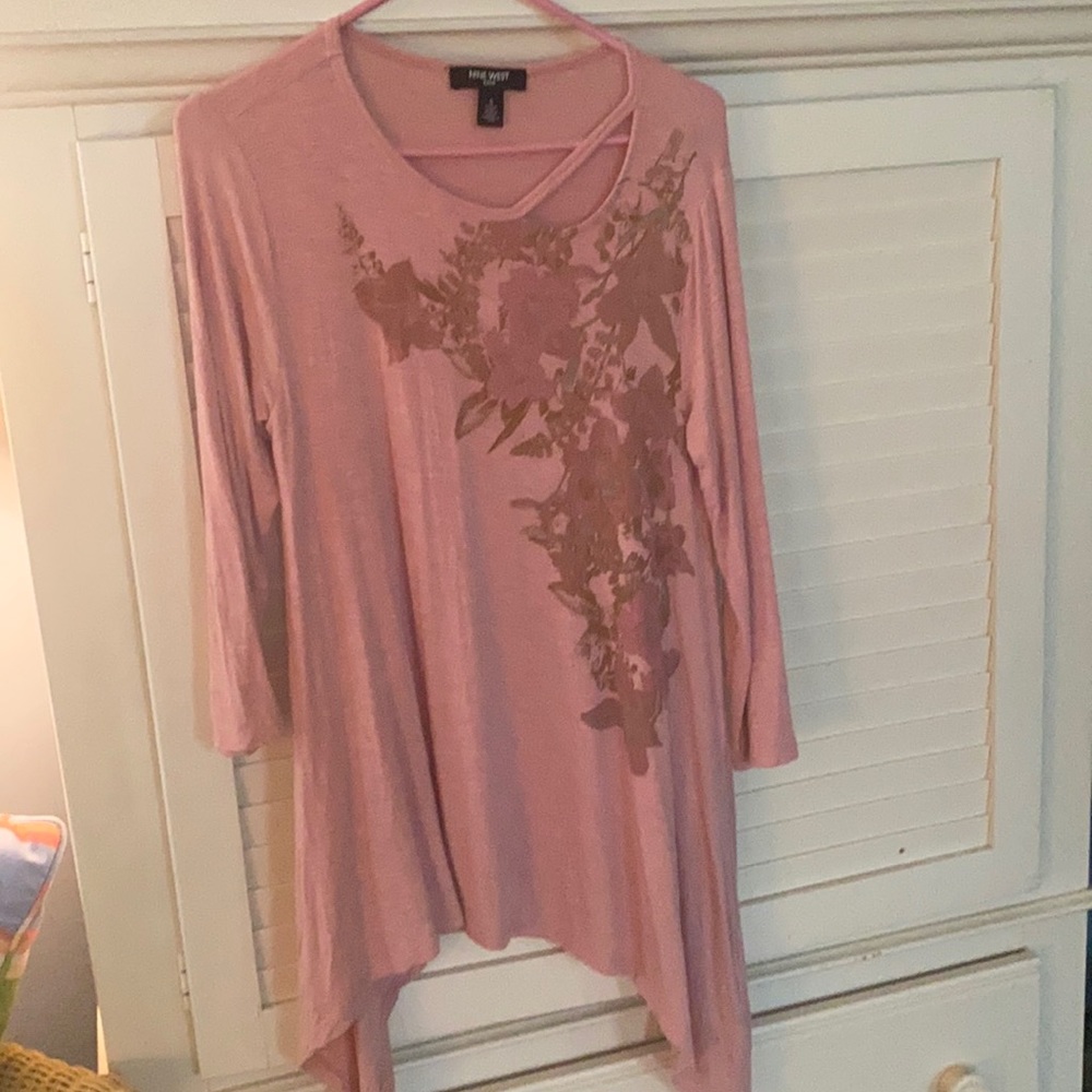 Nine West Jeans Soft, beautiful, unique neckline shirt Sz S
